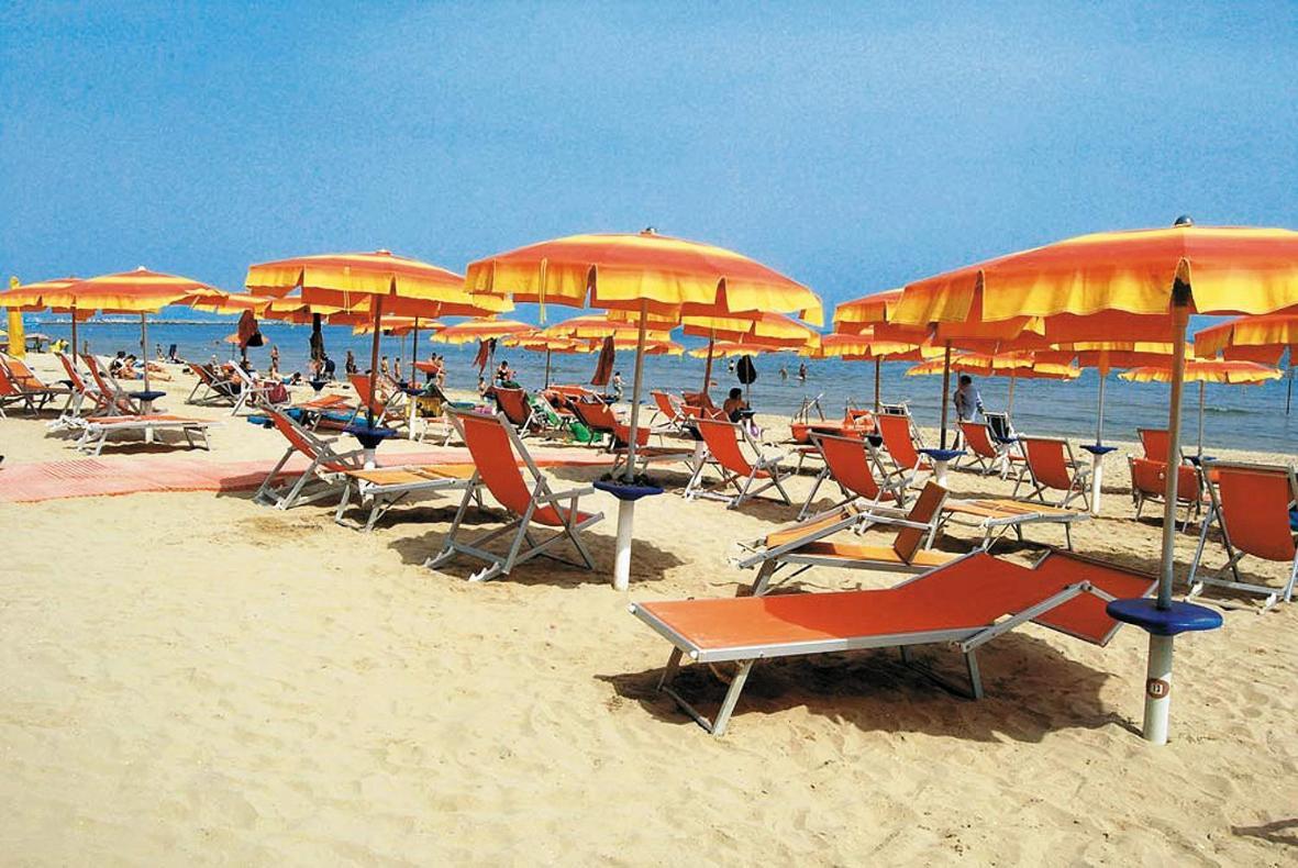 Campsite Victoria Mobilehome In Village Juliamare Giulianova