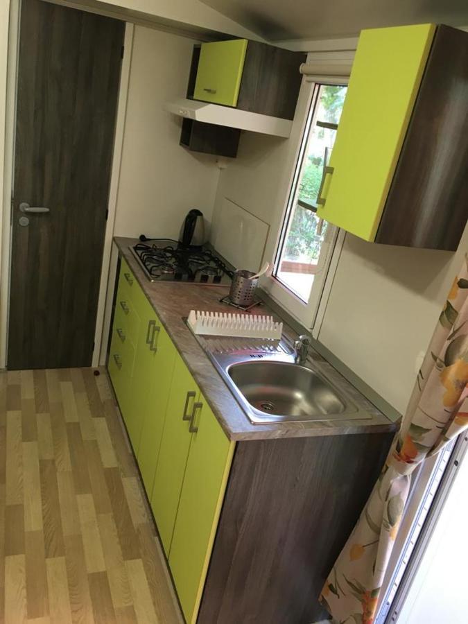 Campsite Victoria Mobilehome In Village Juliamare Giulianova